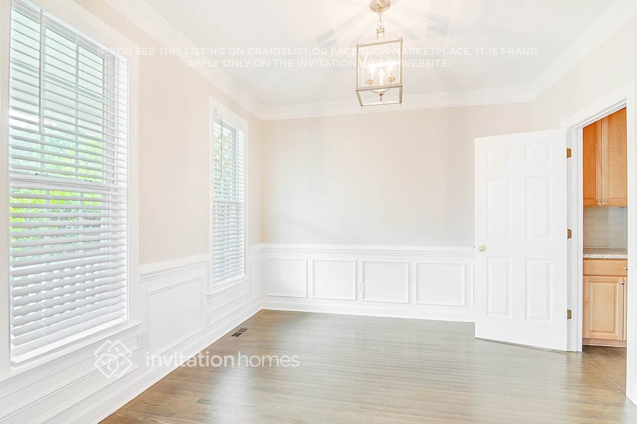 6917 Oviedo Dr - Photo 3 of 27