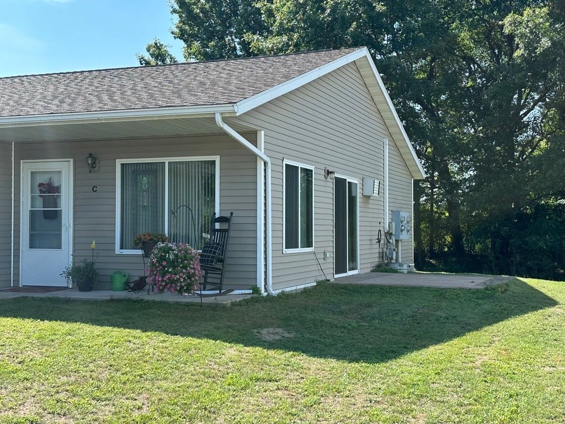 315 Crestview Ln #C - Photo 2 of 7