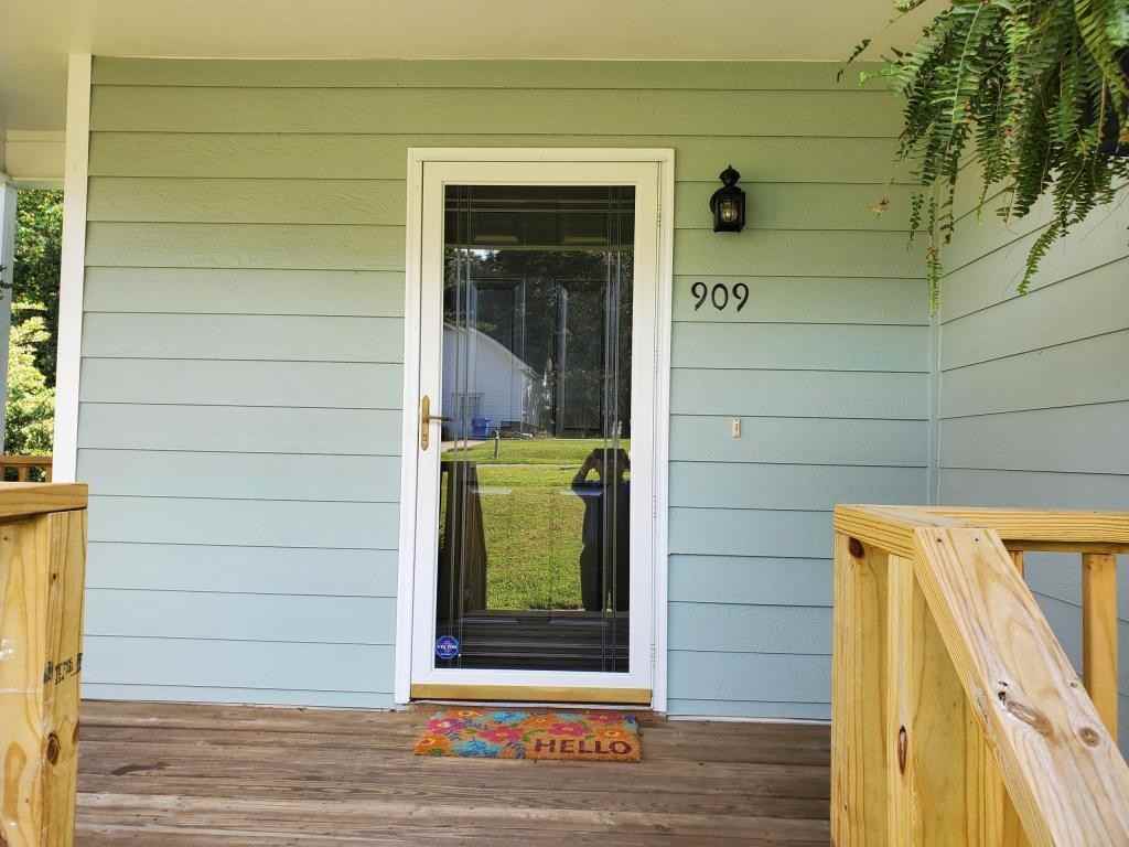 909 Perry Howard Rd - Photo 2 of 24