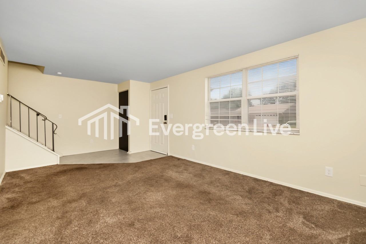 8346 Eagle Pass Dr - Photo 3 of 15