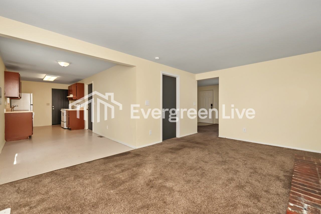 8346 Eagle Pass Dr - Photo 5 of 15