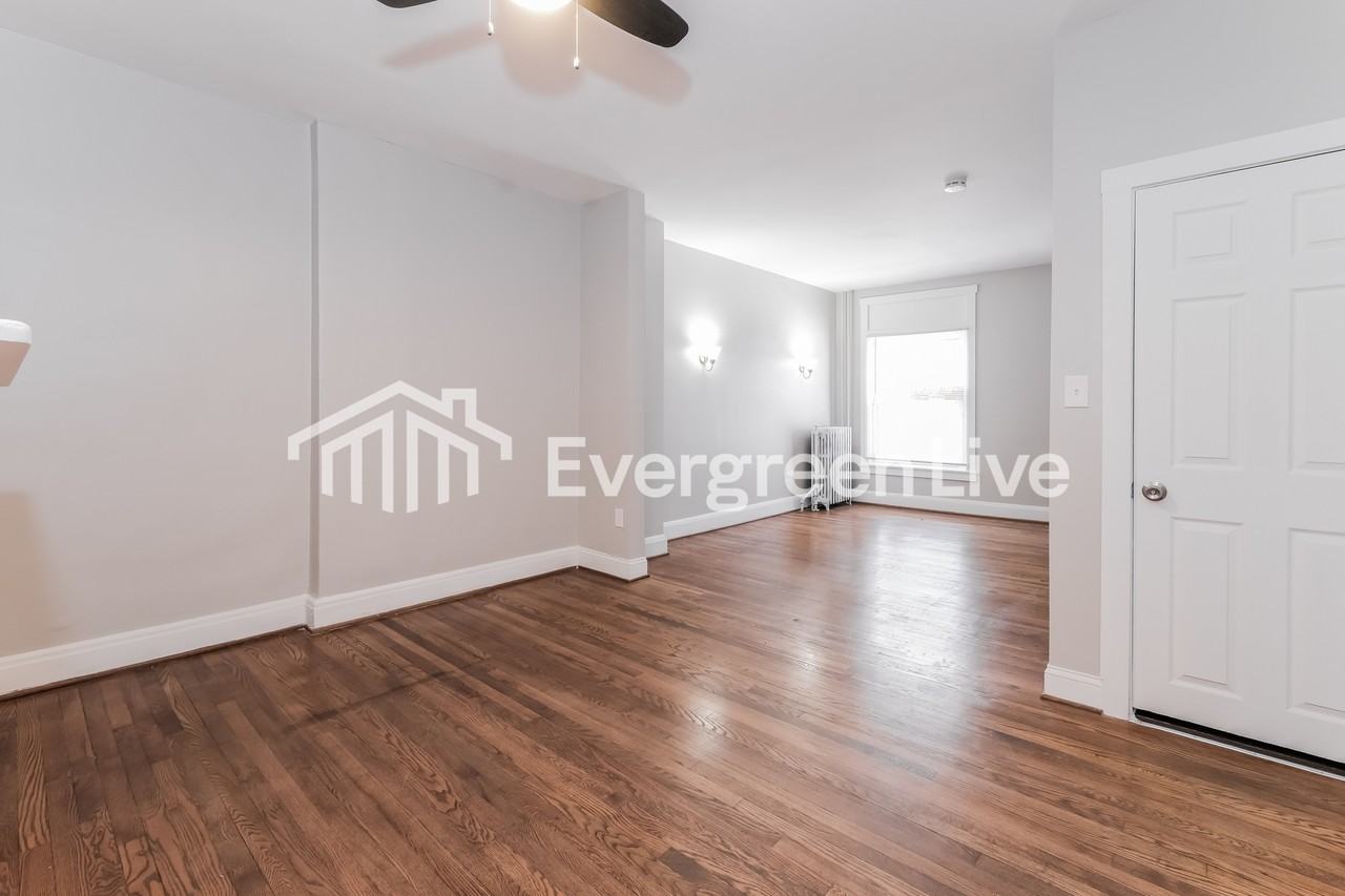 2734 E Biddle St - Photo 4 of 15