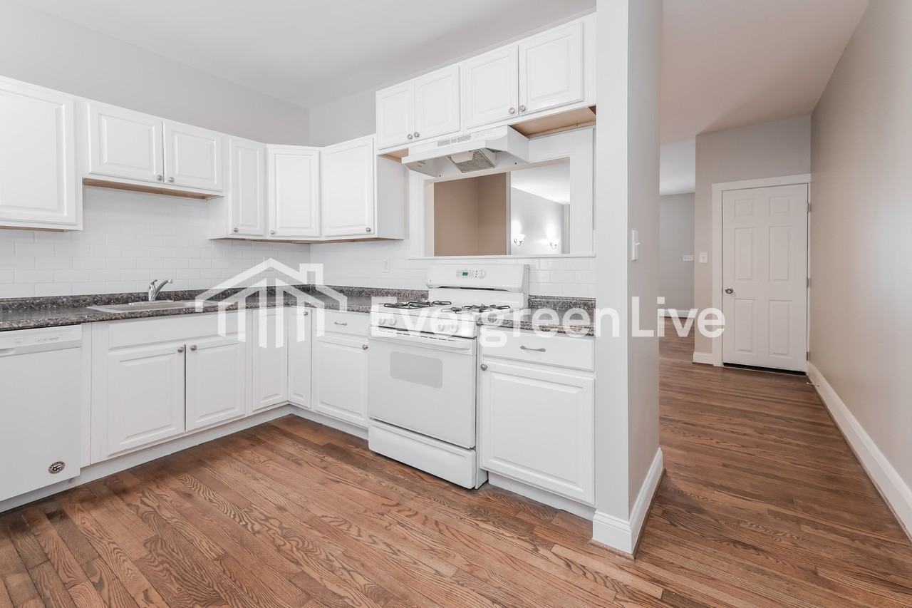 2734 E Biddle St - Photo 6 of 15