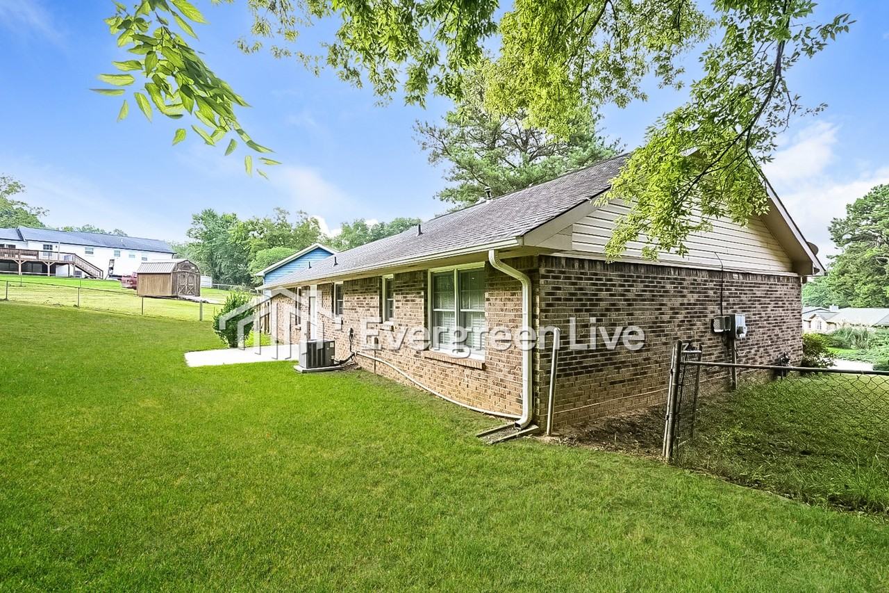 6458 Bobolink Ct - Photo 4 of 19