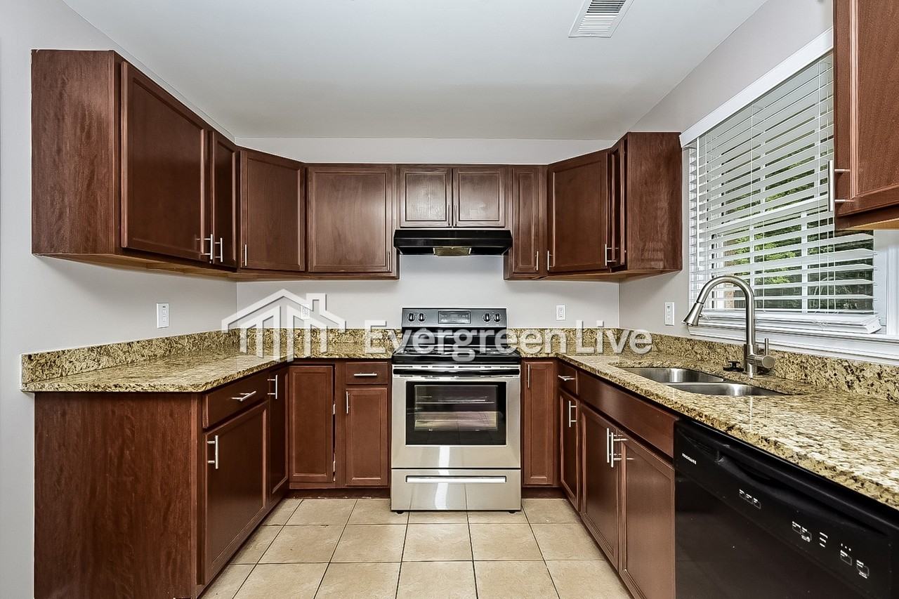 6458 Bobolink Ct - Photo 7 of 19