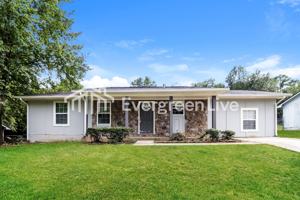 featured image of 340 River Chase Dr