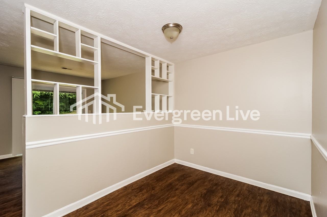 340 River Chase Dr - Photo 4 of 15