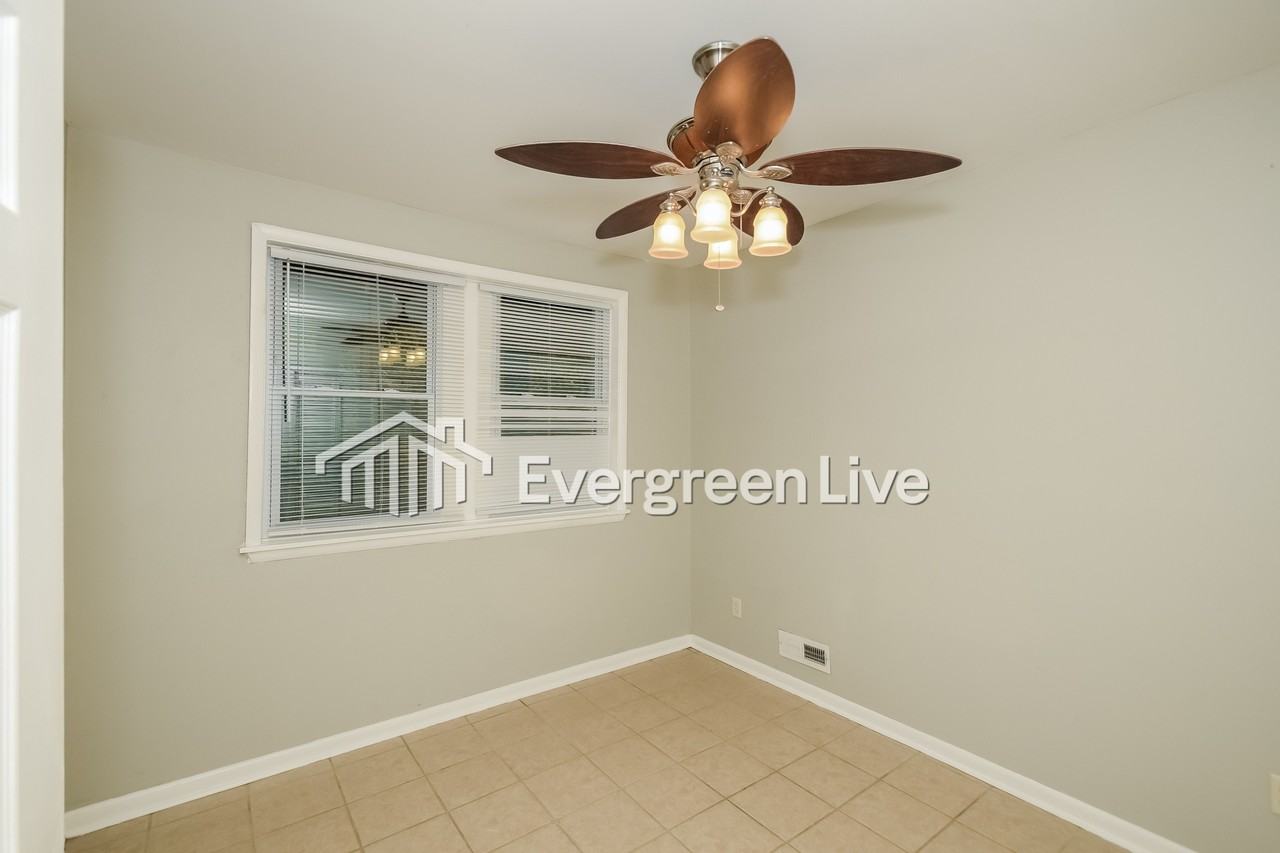 237 Russet Woods Dr - Photo 6 of 15