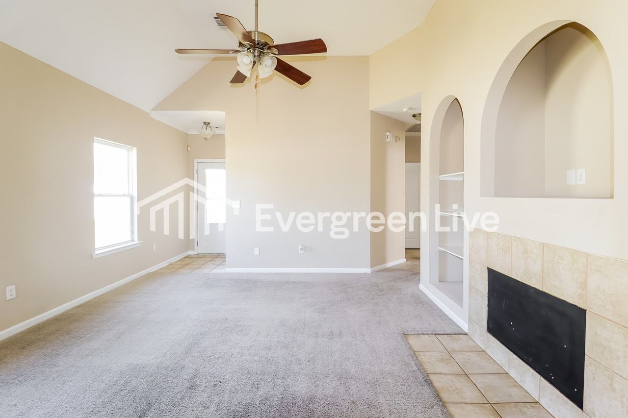 1798 Bradford Ln - Photo 5 of 15