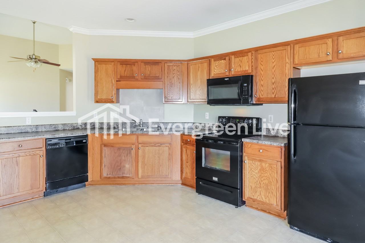 1798 Bradford Ln - Photo 7 of 15