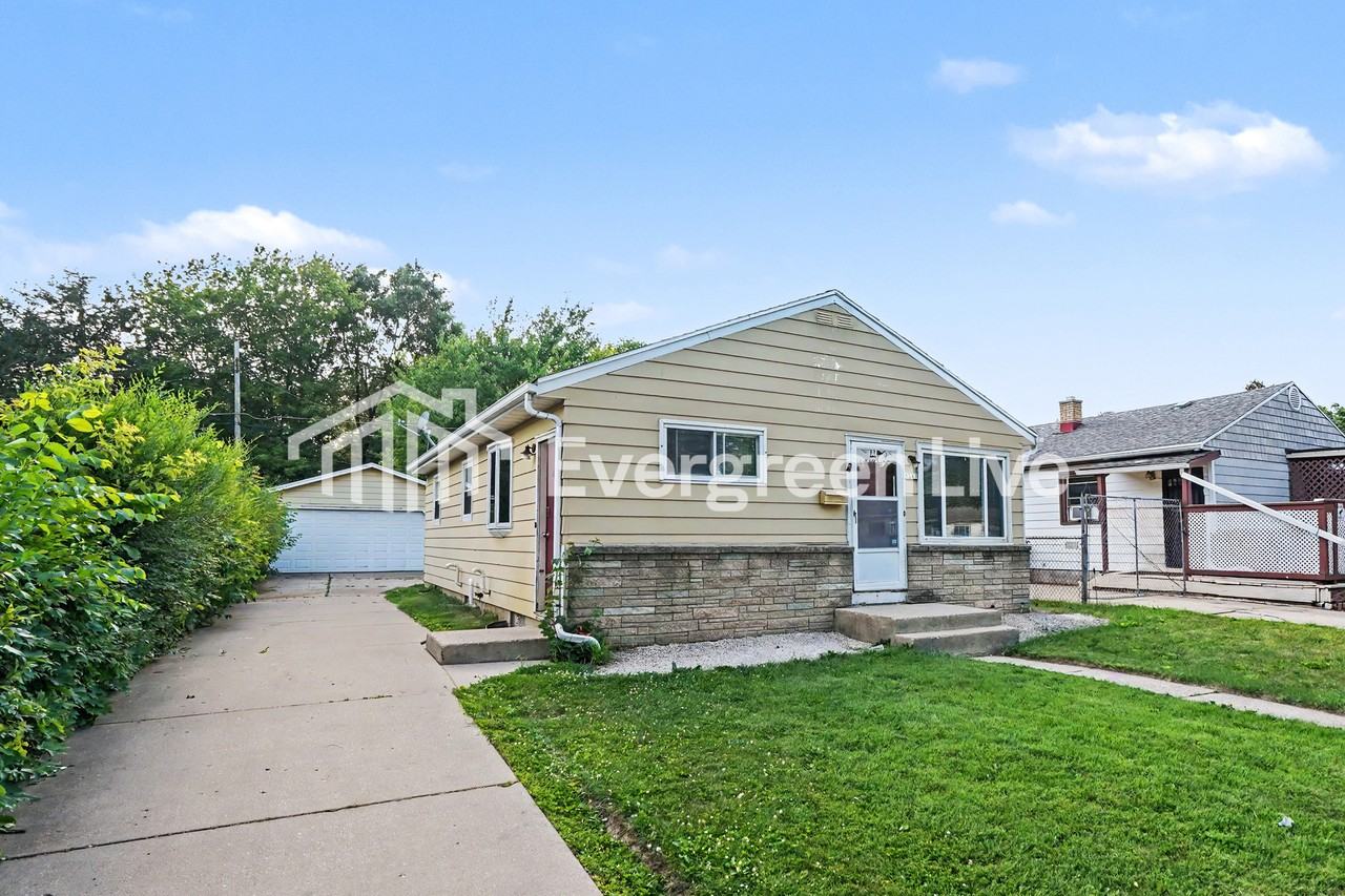 5341 N 65th St - Photo 2 of 15