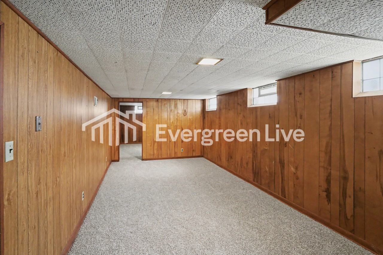 5341 N 65th St - Photo 3 of 15