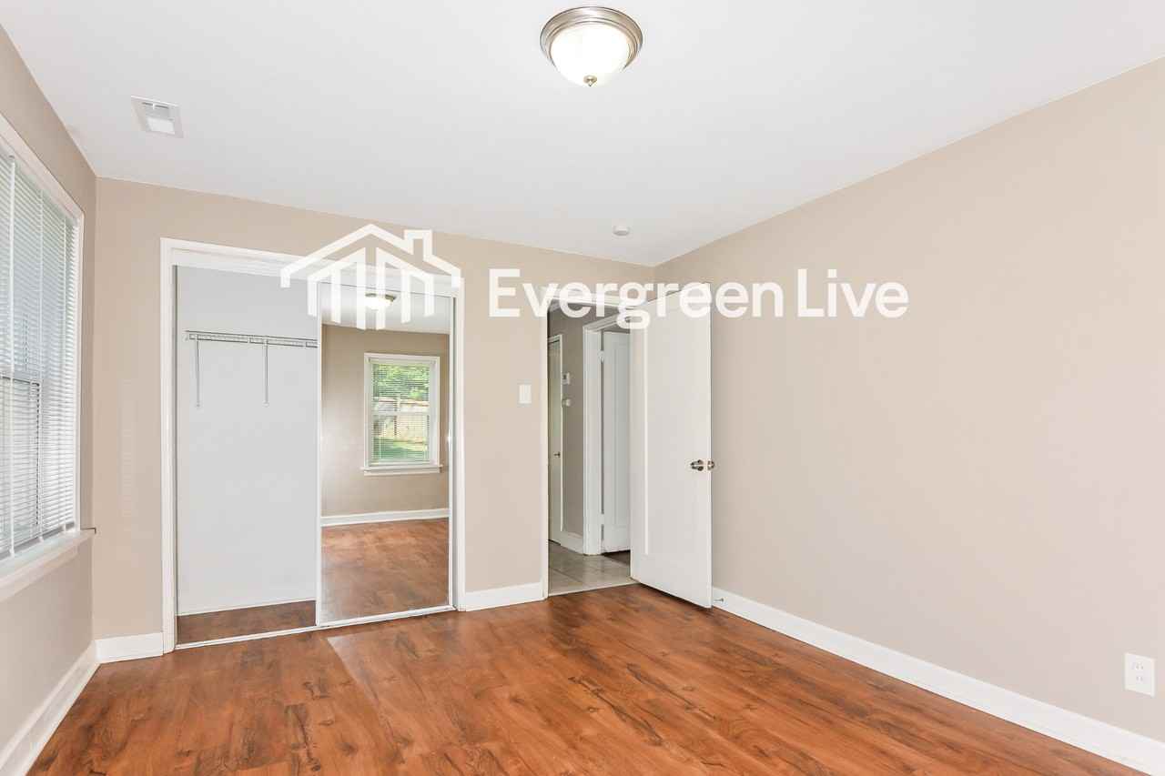 7515 Wayne Ave - Photo 2 of 17
