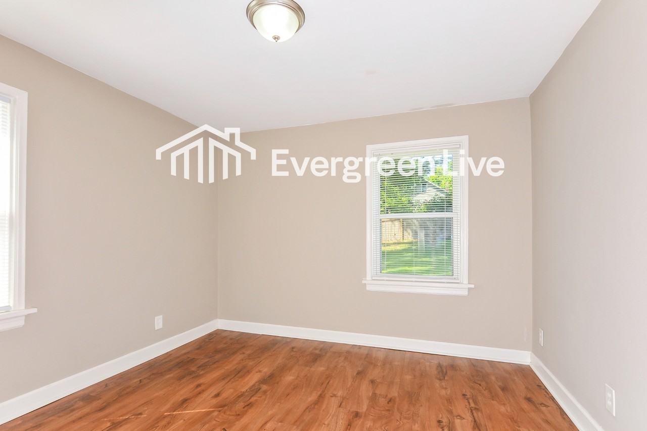 7515 Wayne Ave - Photo 3 of 17