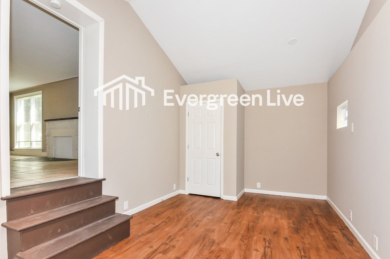 7515 Wayne Ave - Photo 6 of 17