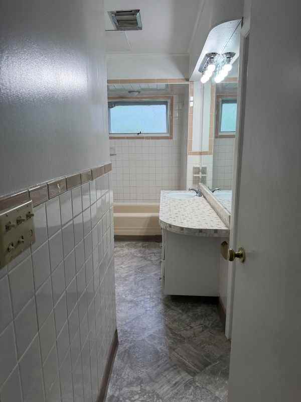 214 Market St ##1 - Photo 6 of 25