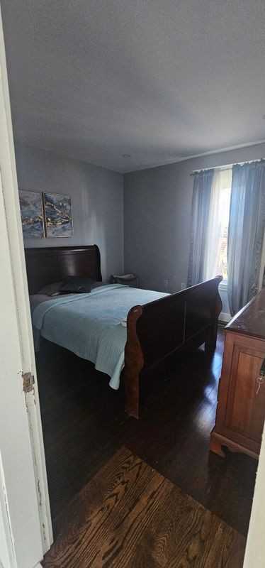 379 University Ave - Photo 3 of 8