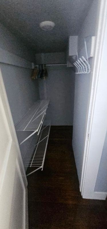 379 University Ave - Photo 4 of 8