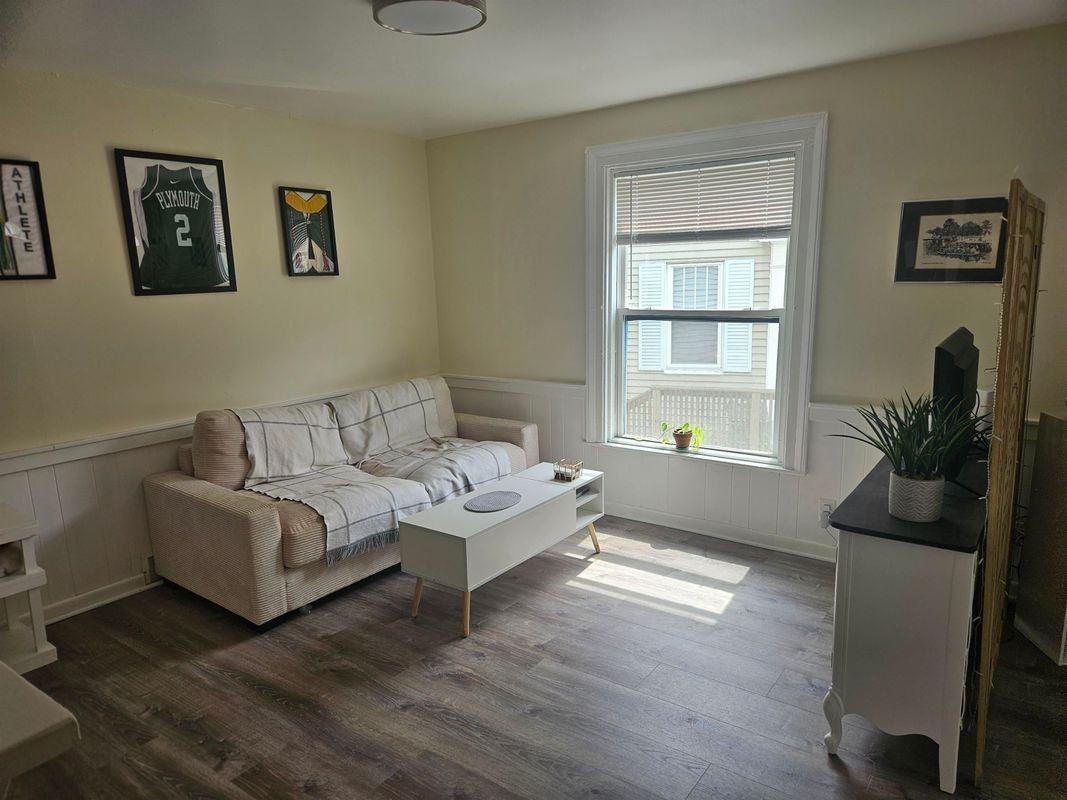 87 6th St ##A - Photo 3 of 14