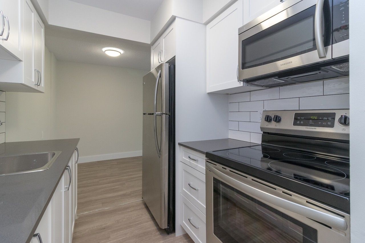Madrona Manor Apartments - Photo 2 of 25