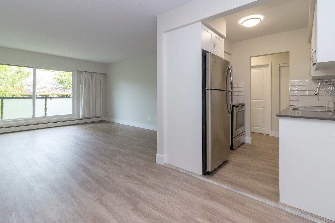 Madrona Manor Apartments - Photo 3 of 25