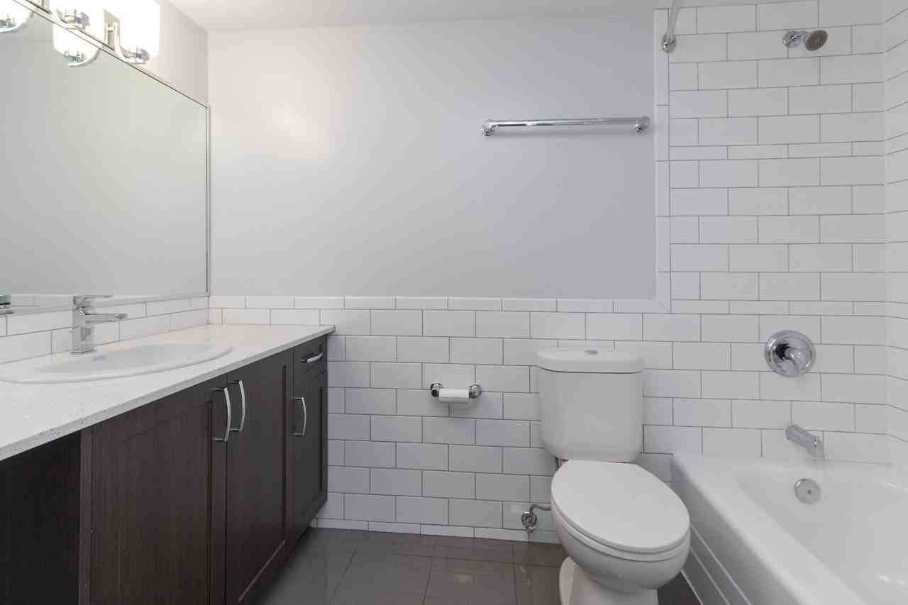 Madrona Manor Apartments - Photo 4 of 25