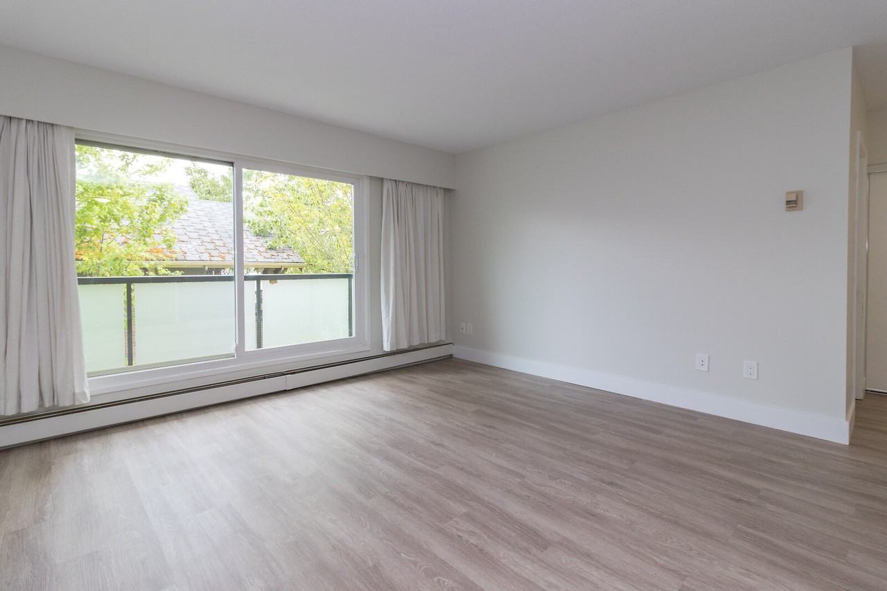 Madrona Manor Apartments - Photo 7 of 25