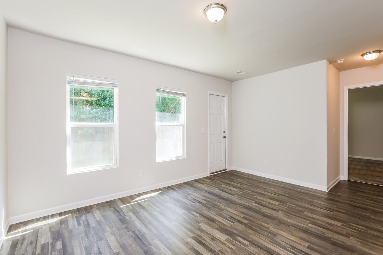 208 Saddle Brooke Trce - Photo 3 of 16