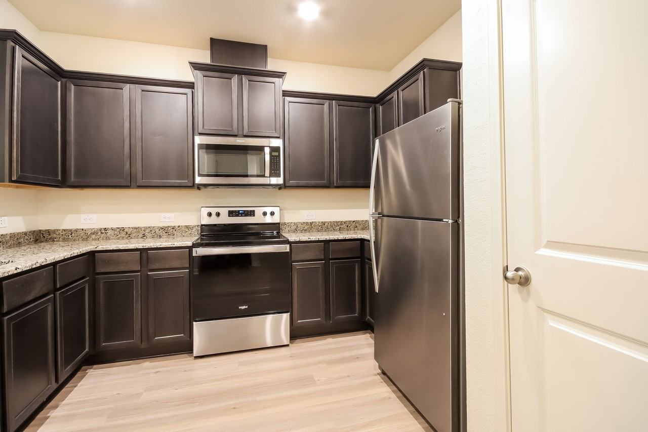 556 556 Solomon Ln - Photo 7 of 15