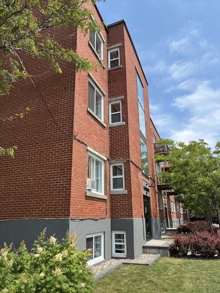 265 Riverside - Photo 4 of 19