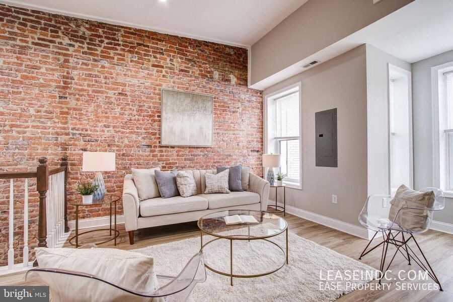 1626 Monroe St Nw #2 - Photo 6 of 14