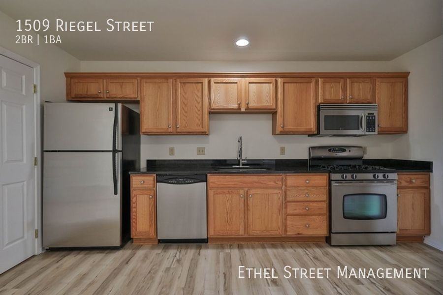 1509 Riegel St - Photo 3 of 36