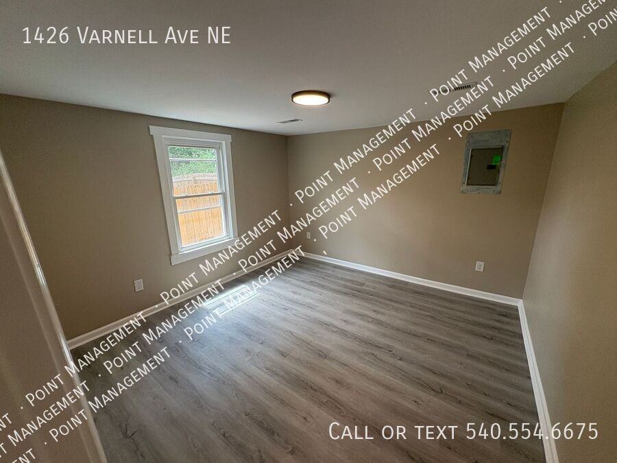 1426 Varnell Ave Ne - Photo 5 of 8