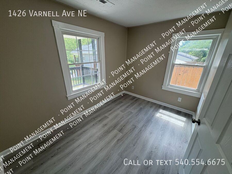 1426 Varnell Ave Ne - Photo 6 of 8
