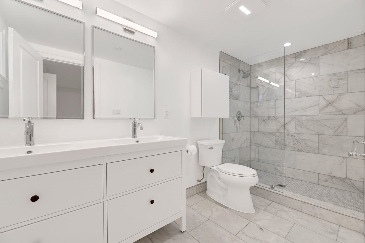 1909 N Capitol St Ne #2 - Photo 7 of 12