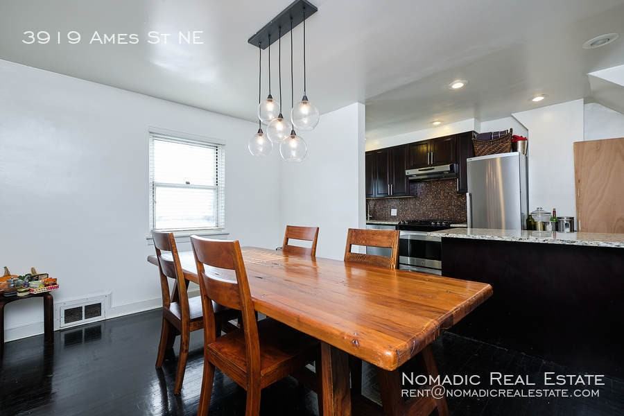 3919 Ames St Ne - Photo 6 of 35