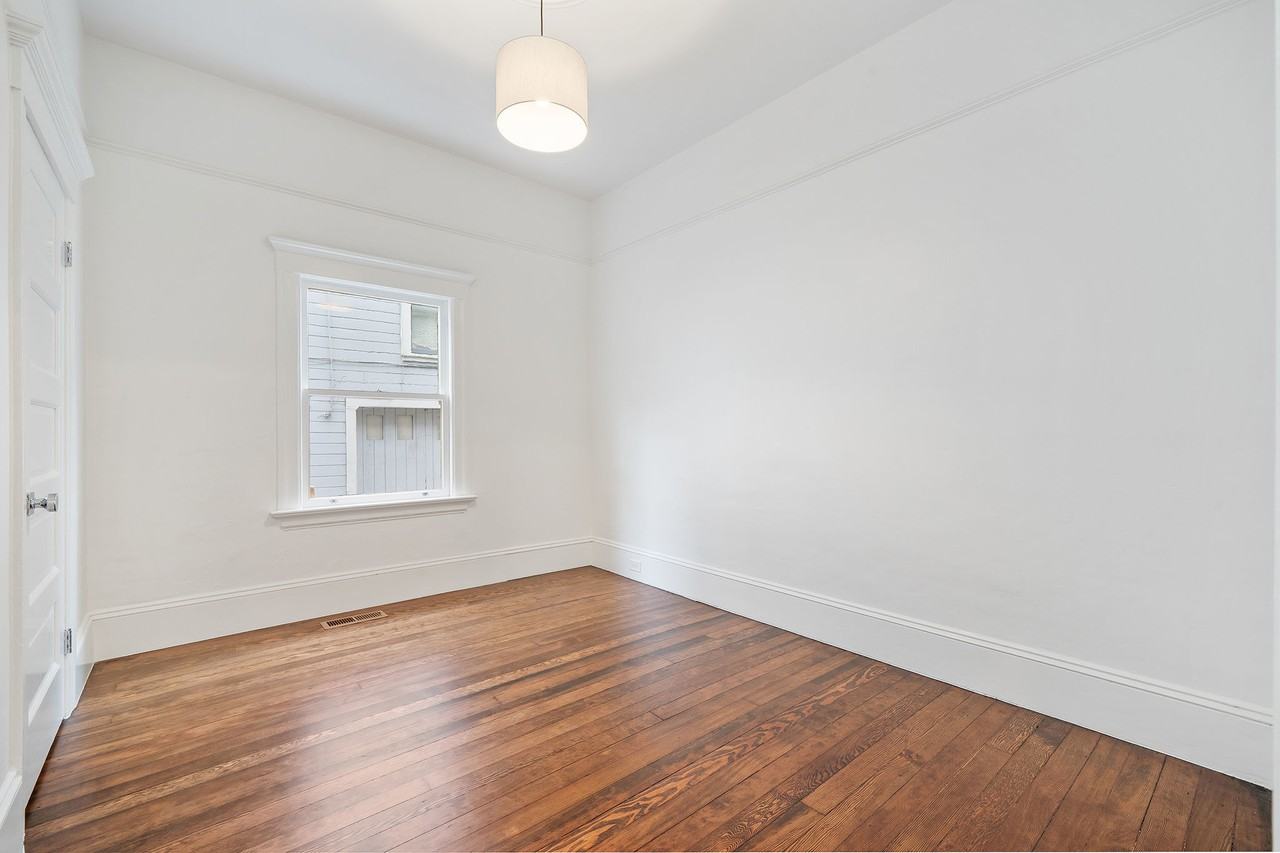 547 Union St - Photo 4 of 50