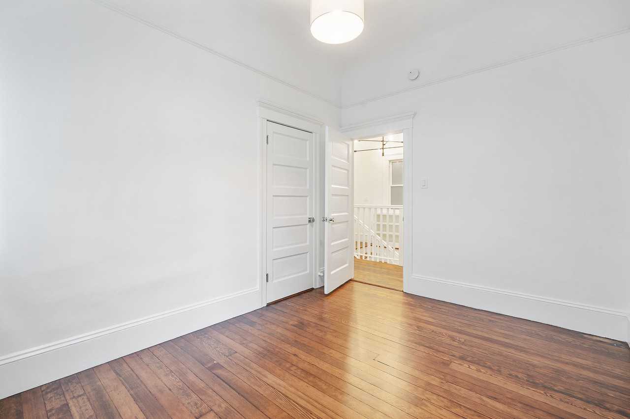 547 Union St - Photo 7 of 50