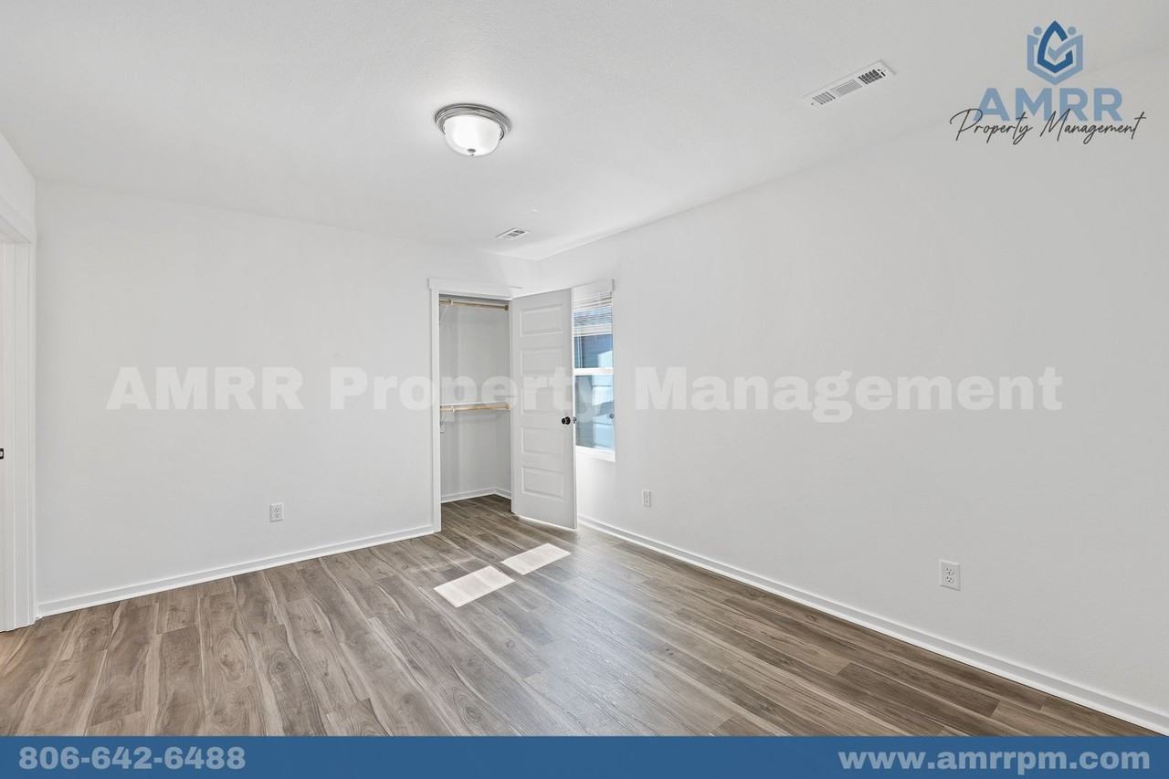 1210 Sw 2nd Ave - Photo 4 of 25
