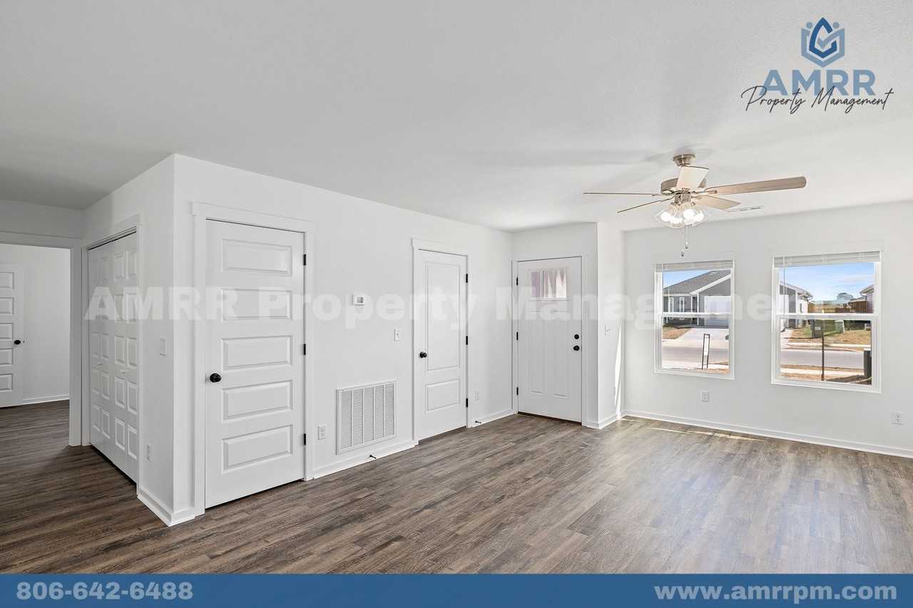 308 Honeybee Ave - Photo 4 of 26