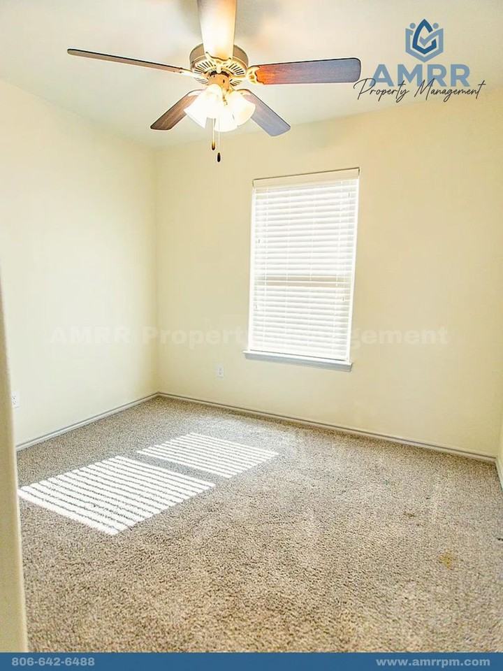 1406 Kingston St - Photo 7 of 15