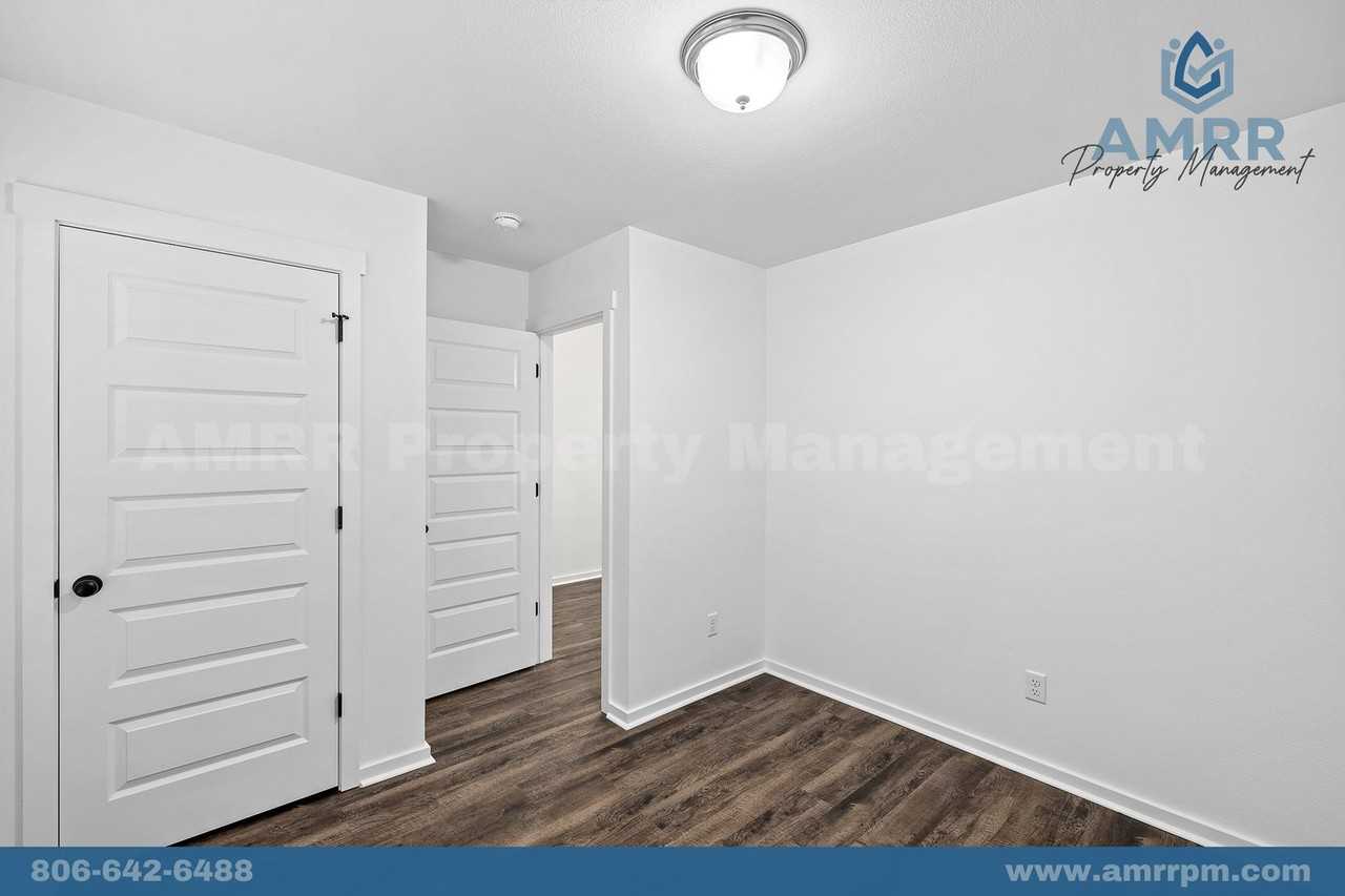 1213 Sw 3rd Ave - Photo 4 of 23