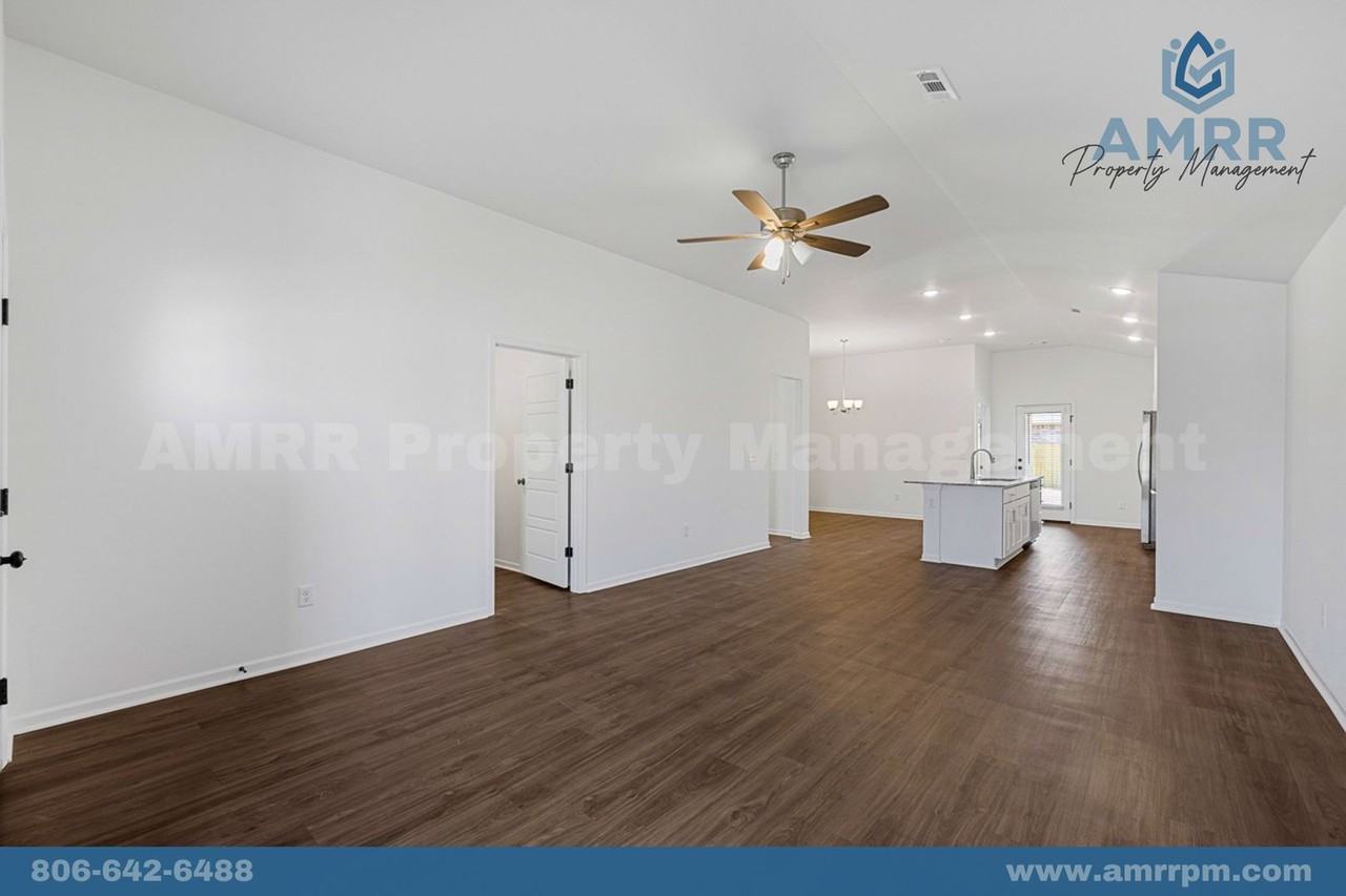 333 E Greystone Sq - Photo 4 of 29