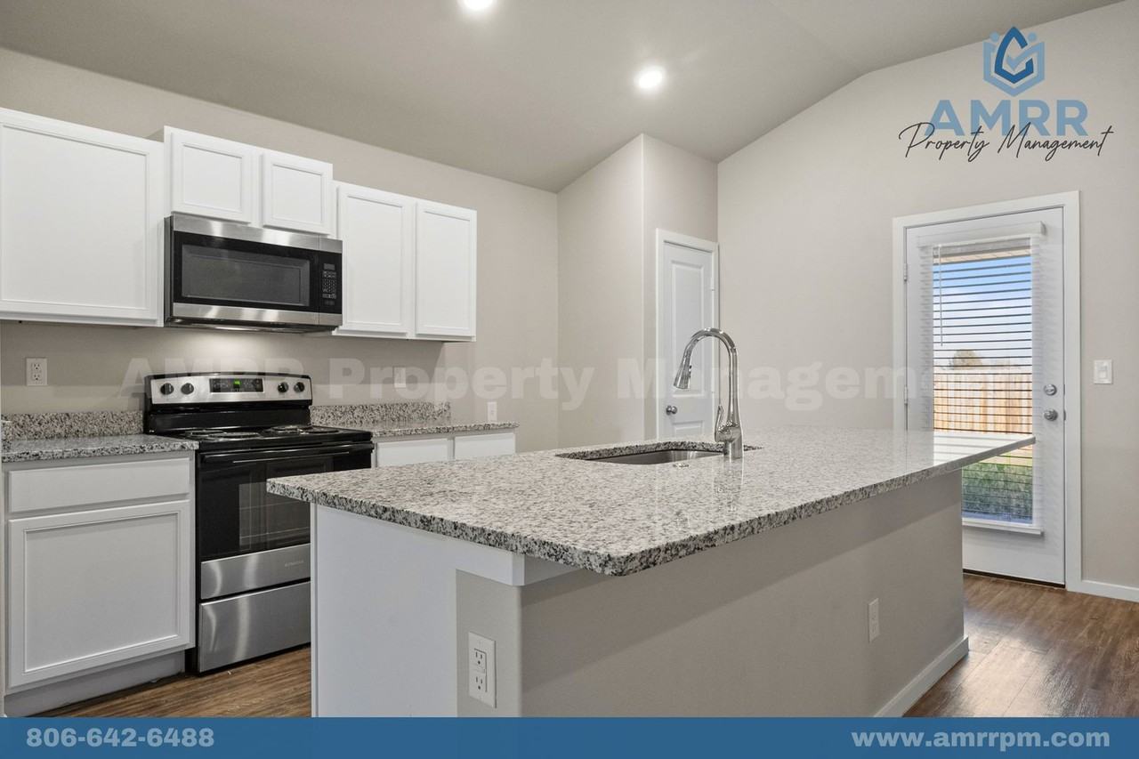 2025 Kenwood Ave - Photo 2 of 29