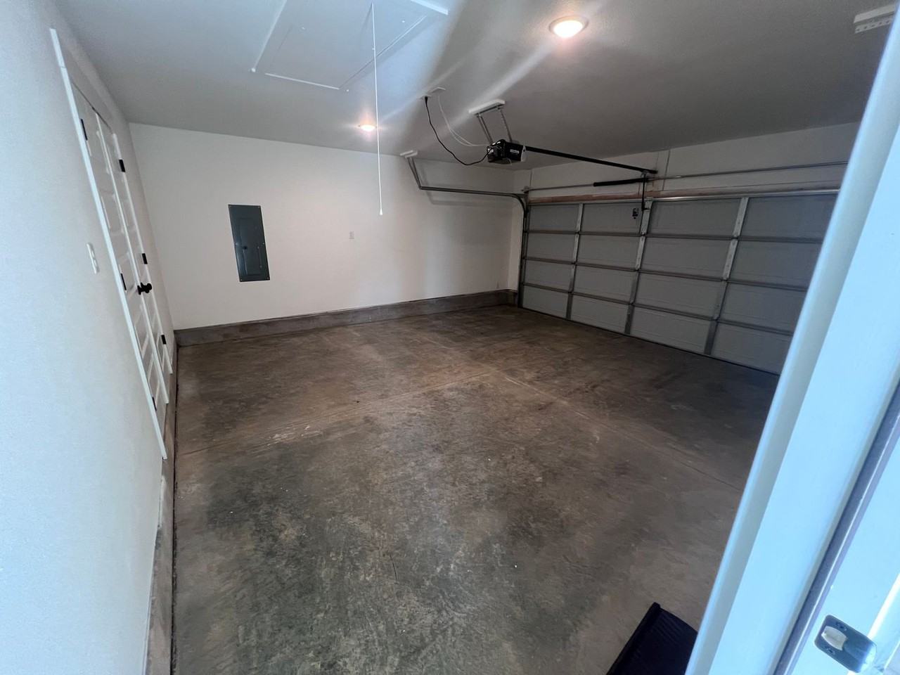 347 E Greystone Sq - Photo 5 of 34