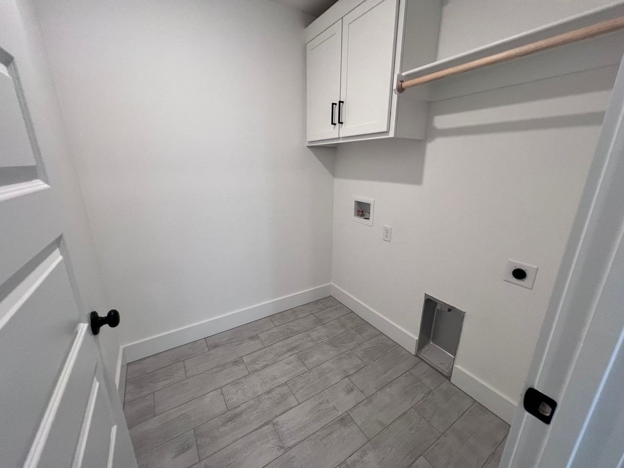 347 E Greystone Sq - Photo 6 of 34