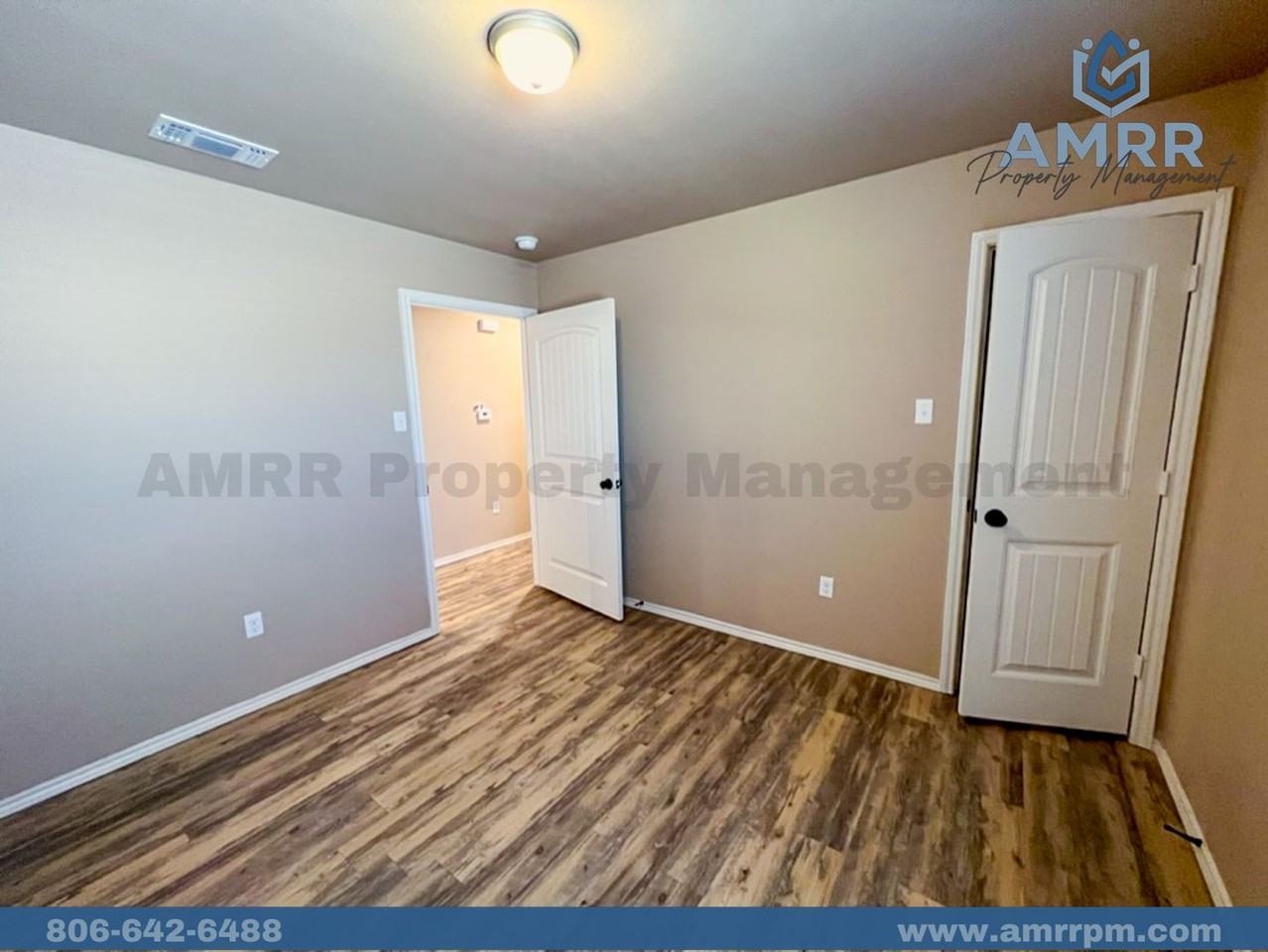 2407 N Avenue O - Photo 3 of 19