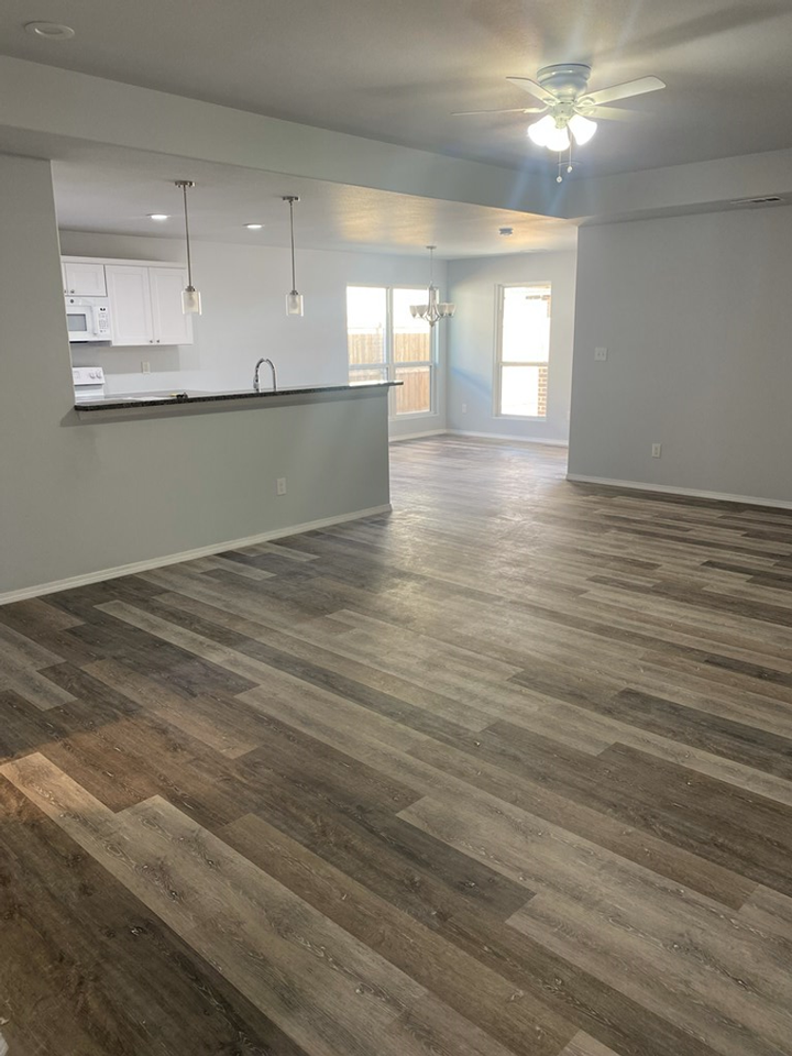 1642 Wrigley Dr - Photo 2 of 17