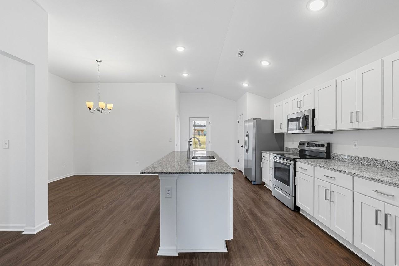 129 Sw Vicki St - Photo 4 of 20
