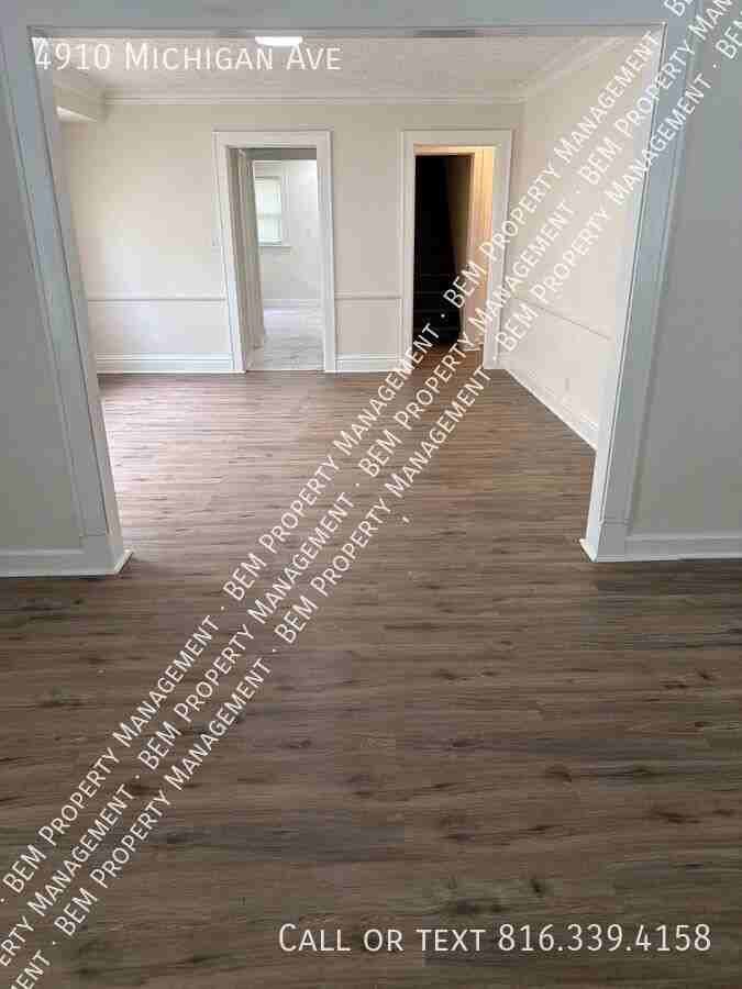 4910 Michigan Ave - Photo 2 of 19